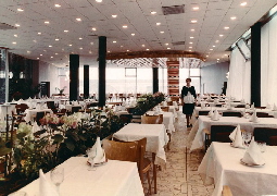 Гостиница "Юность", 1960-е